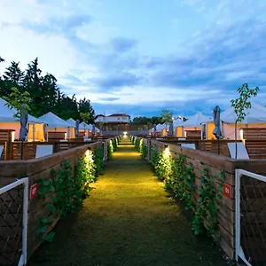 Sueno Bungalows Οργανωμένο κάμπινγκ